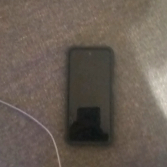 Phone - Picture 1 of 1